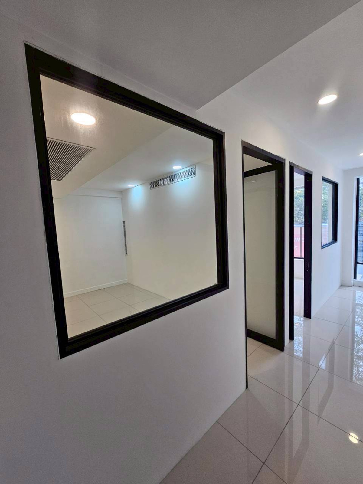 ให้เช่าสำนักงานอ่อนนุช อุดมสุข : ให้เช่าอาคารสำนักงานพร้อมโกดัง สุขุมวิท 103 อุดมสุข ( SPSEVE1660 )