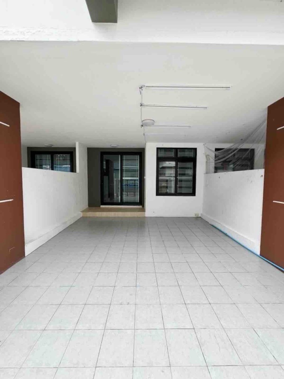 ทาวน์โฮมนวมินทร์ รามอินทรา : ขาย / เช่า ทาวน์เฮ้าส์ 2 ชั้น รามอินทรา ซ.คู้บอน 27 แยก 30