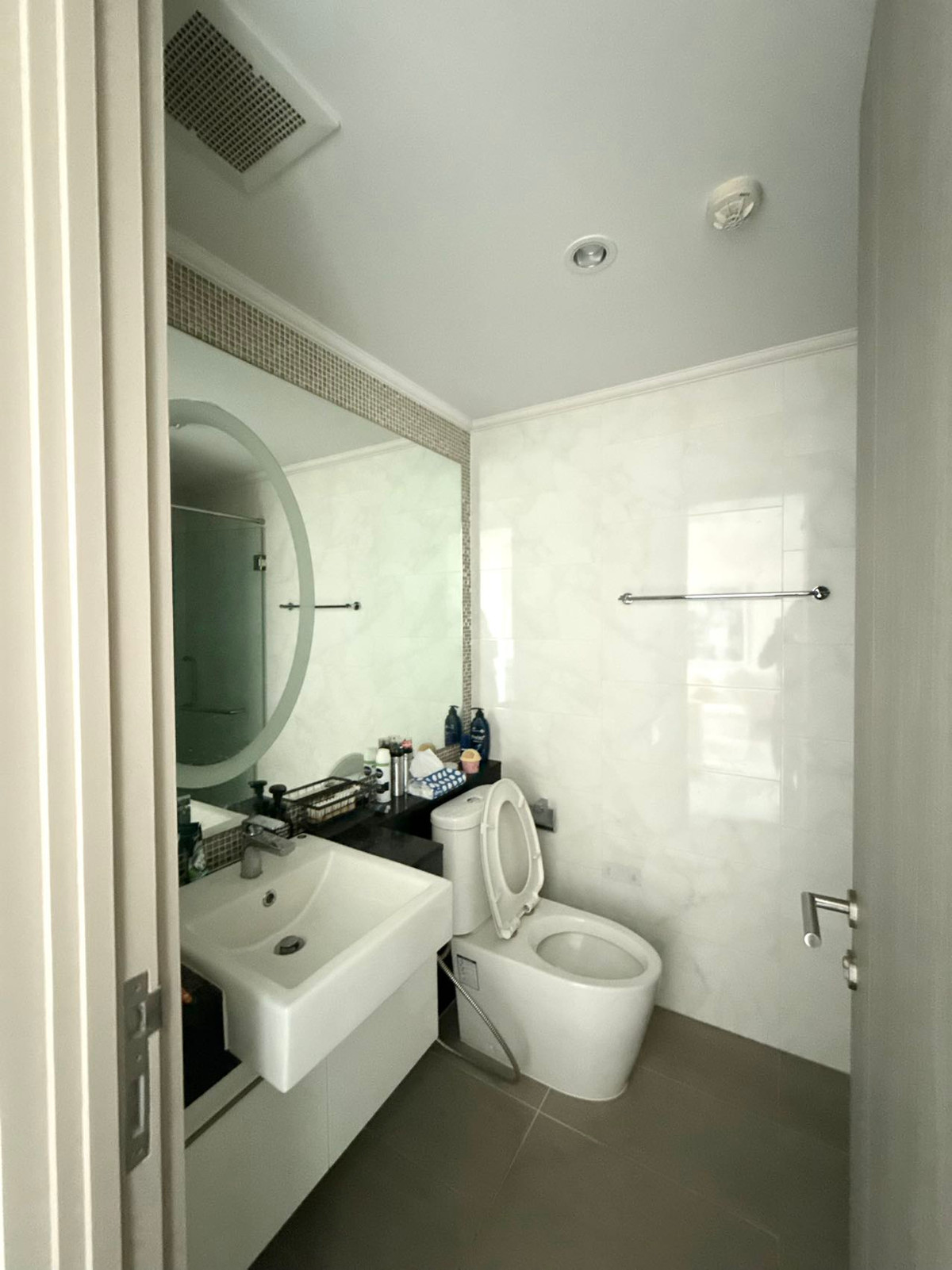 ให้เช่าคอนโดสุขุมวิท อโศก ทองหล่อ : PFD-07925 ให้เช่า Supalai Oriental Sukhumvit 39 ใกล้ BTS พร้อมพงษ์ 1 นอน 47 ตรม. ชั้น 9 วิวสระว่ายน้ำ 35,000 บาท