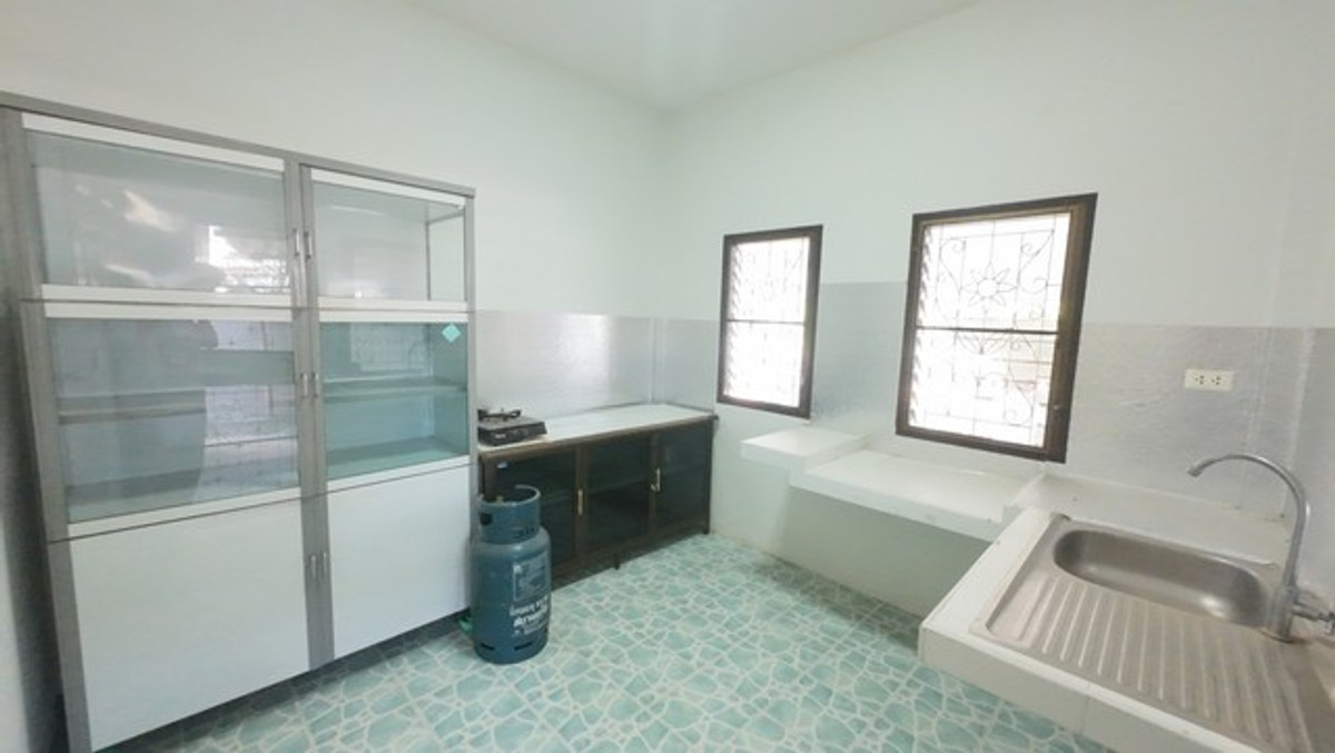 ขายบ้านสุพรรณบุรี : บ้านเดี่ยวชั้นเดียว พร้อมโอน หมู่บ้านยิ่งรวย เมืองสุพรรณบุรี