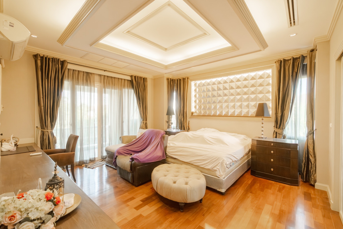 HouseEakachai, Bang Bon : The Palazzo Kanlapaphruek-Sathorn, close to the city, great value