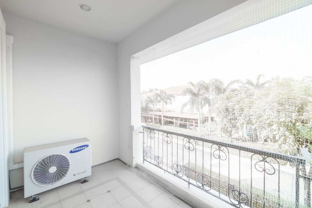 HouseEakachai, Bang Bon : The Palazzo Kanlapaphruek-Sathorn, close to the city, great value