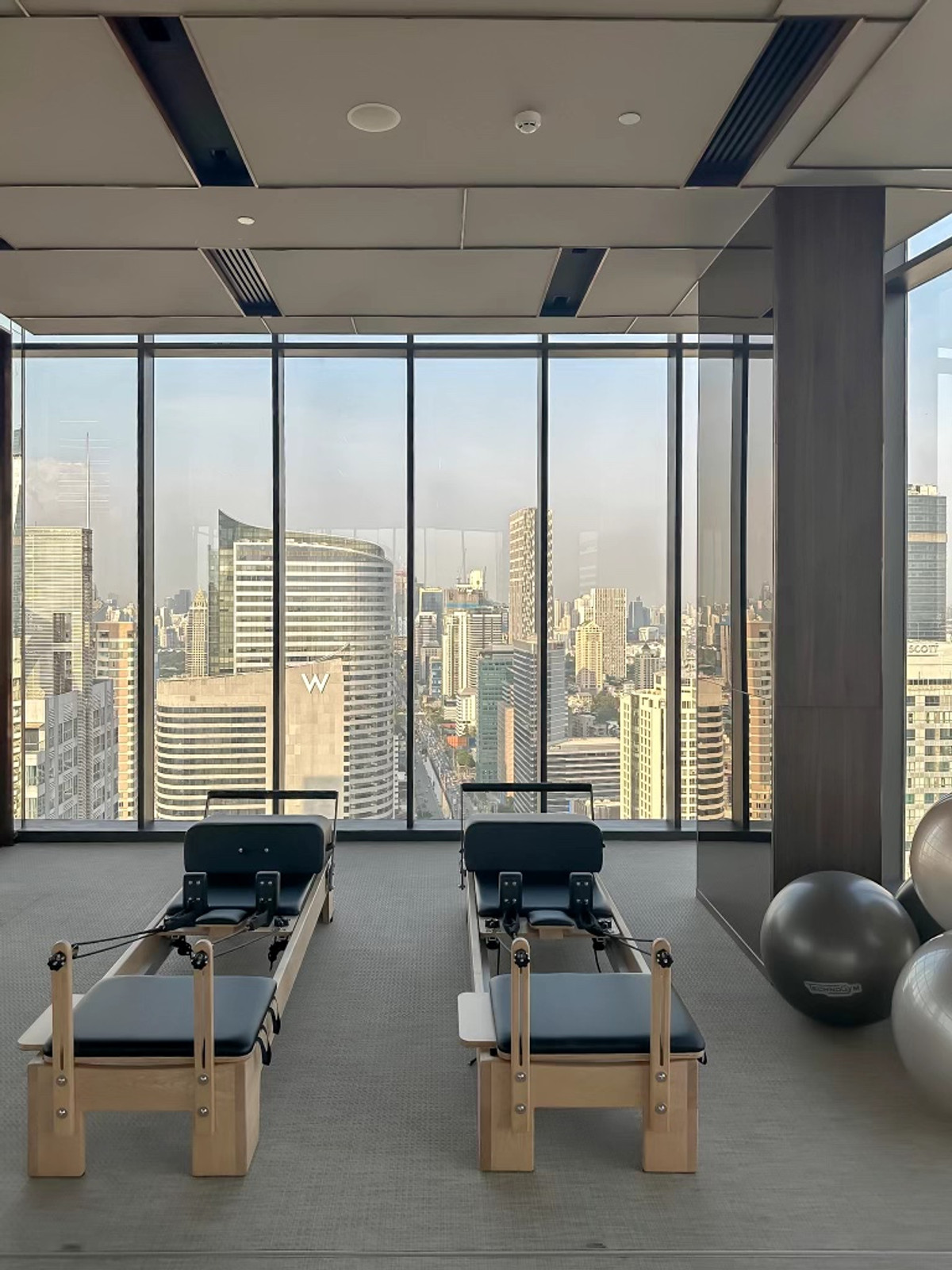 ขายคอนโดสาทร นราธิวาส : ANIL Sathorn 12  - CHANINTR-FURNISHED HIGH-FLOOR RESIDENCE