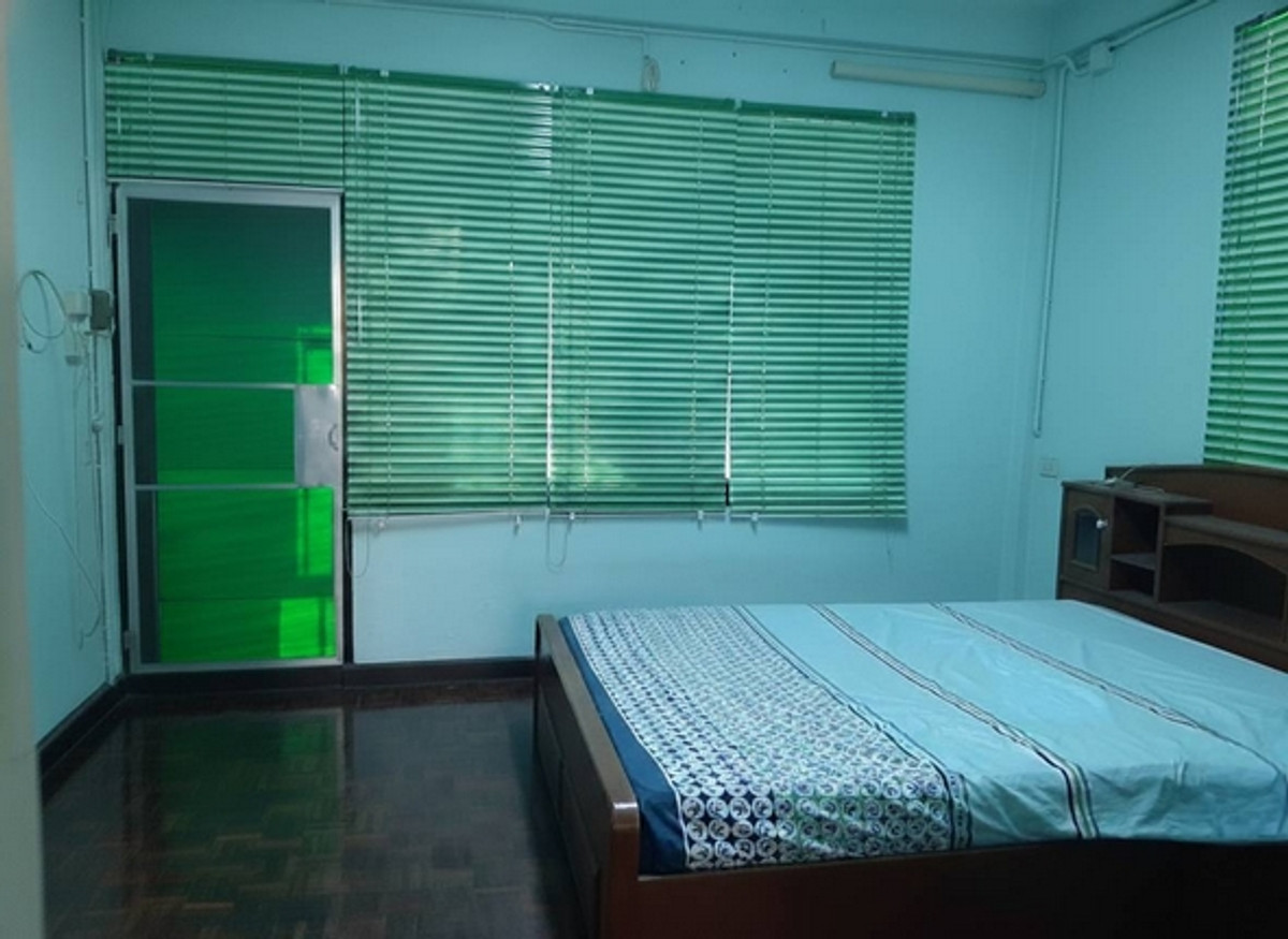 ให้เช่าอาคารพาณิชย์ราชเทวี พญาไท : อาคารพาณิชย์ให้เช่า 3 ชั้น ซอยพญานาค ใกล้ 7-11 ใกล้ BTS ราชเทวีเพียง 380 เมตร เท่านั้น เหมาะทำสำนักงาน ทำการค้า