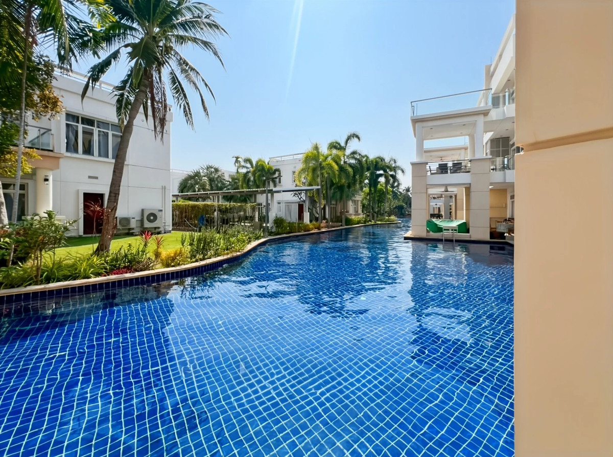 ขายคอนโดหัวหิน ประจวบคีรีขันธ์ : บลูลากูลหัวหินติด 2 ห้องนอน 2 ห้องน้ำ*วิวสระว่ายน้ำชั้นล่างสุดระเบียงส่วนตัวลงเล่นน้ำได้เลย