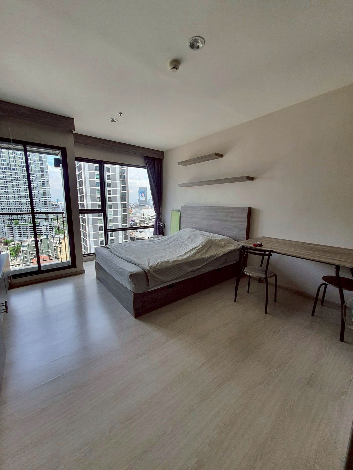 For SaleCondoRama9, Petchburi, RCA : Best Price 🎉 For sale Rhythm asoke, beautiful room, high floor, city view, fully furnished.