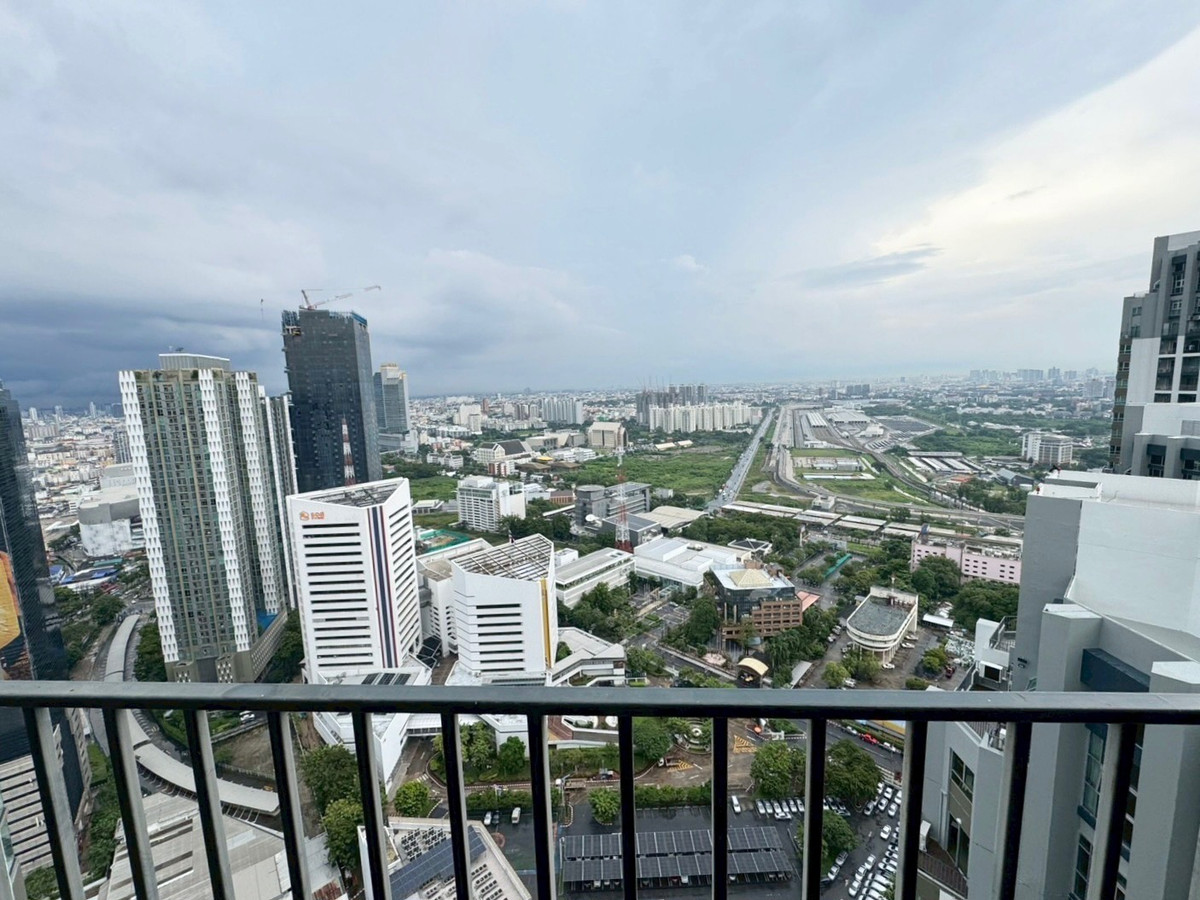 For SaleCondoRama9, Petchburi, RCA : Belle Grand Rama 9 Best deal 2B 2B Super high floor size 100.3, Beautiful
view, Partly furnished, Sell 10.49
MB only‼️