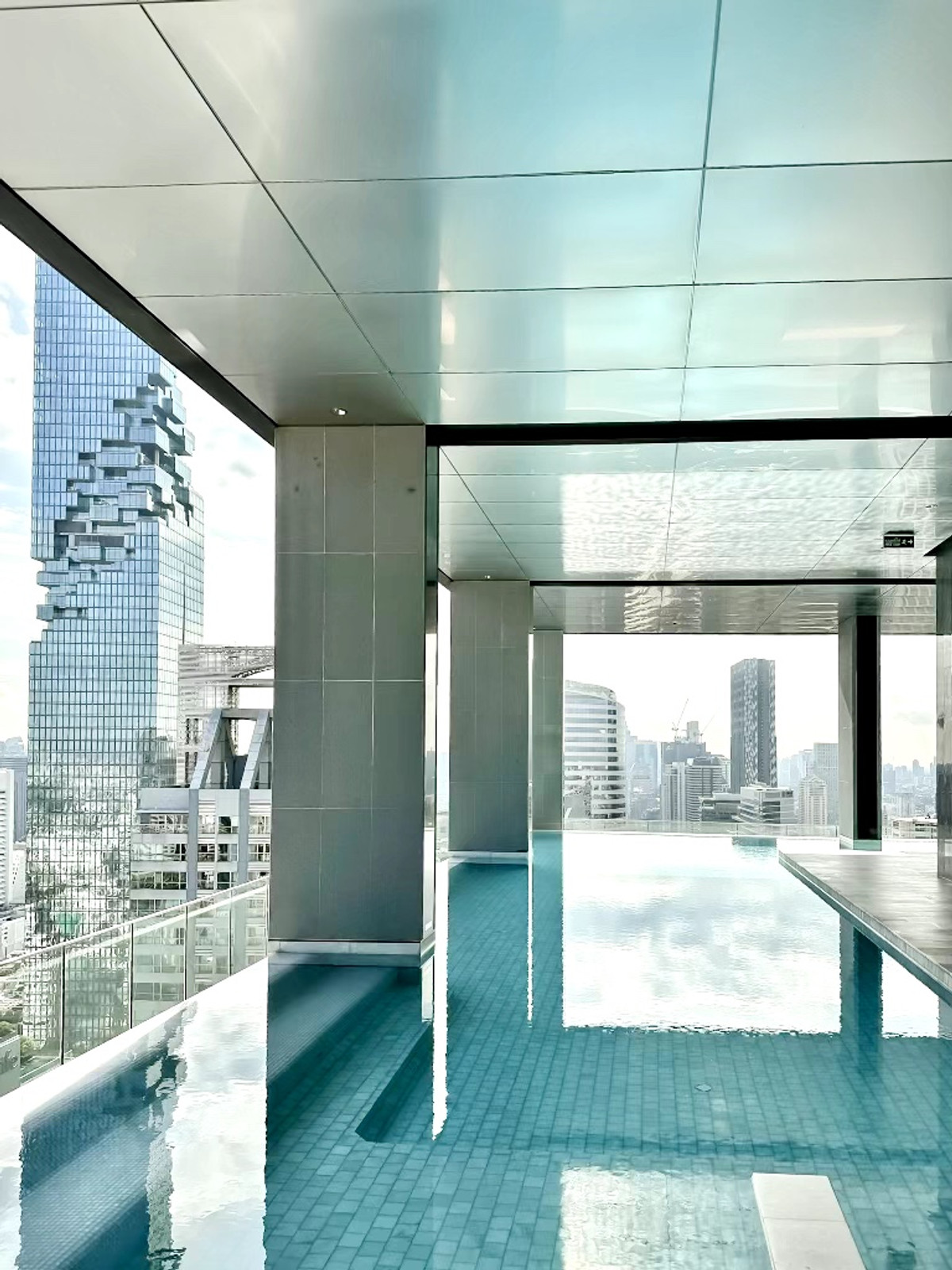 ขายคอนโดสาทร นราธิวาส : ANIL Sathorn 12  - CHANINTR-FURNISHED HIGH-FLOOR RESIDENCE