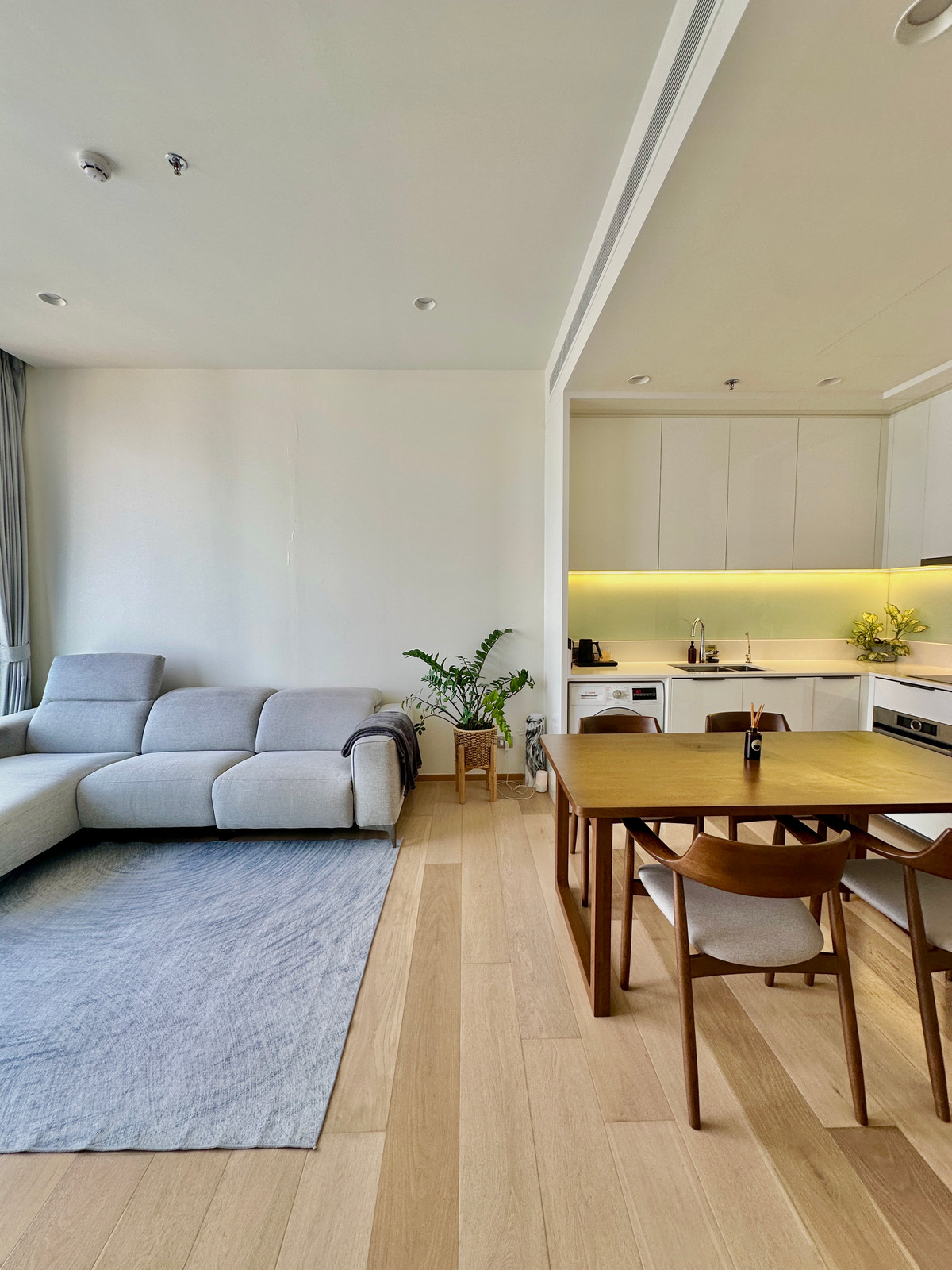 ขายคอนโดสาทร นราธิวาส : ANIL Sathorn 12  - CHANINTR-FURNISHED HIGH-FLOOR RESIDENCE