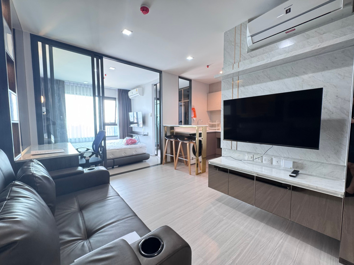 For RentCondoThaphra, Talat Phlu, Wutthakat : Life Sathorn Sierra, very beautiful room, size 33 sq m, for rent 15,500/month, special price, please inquire.