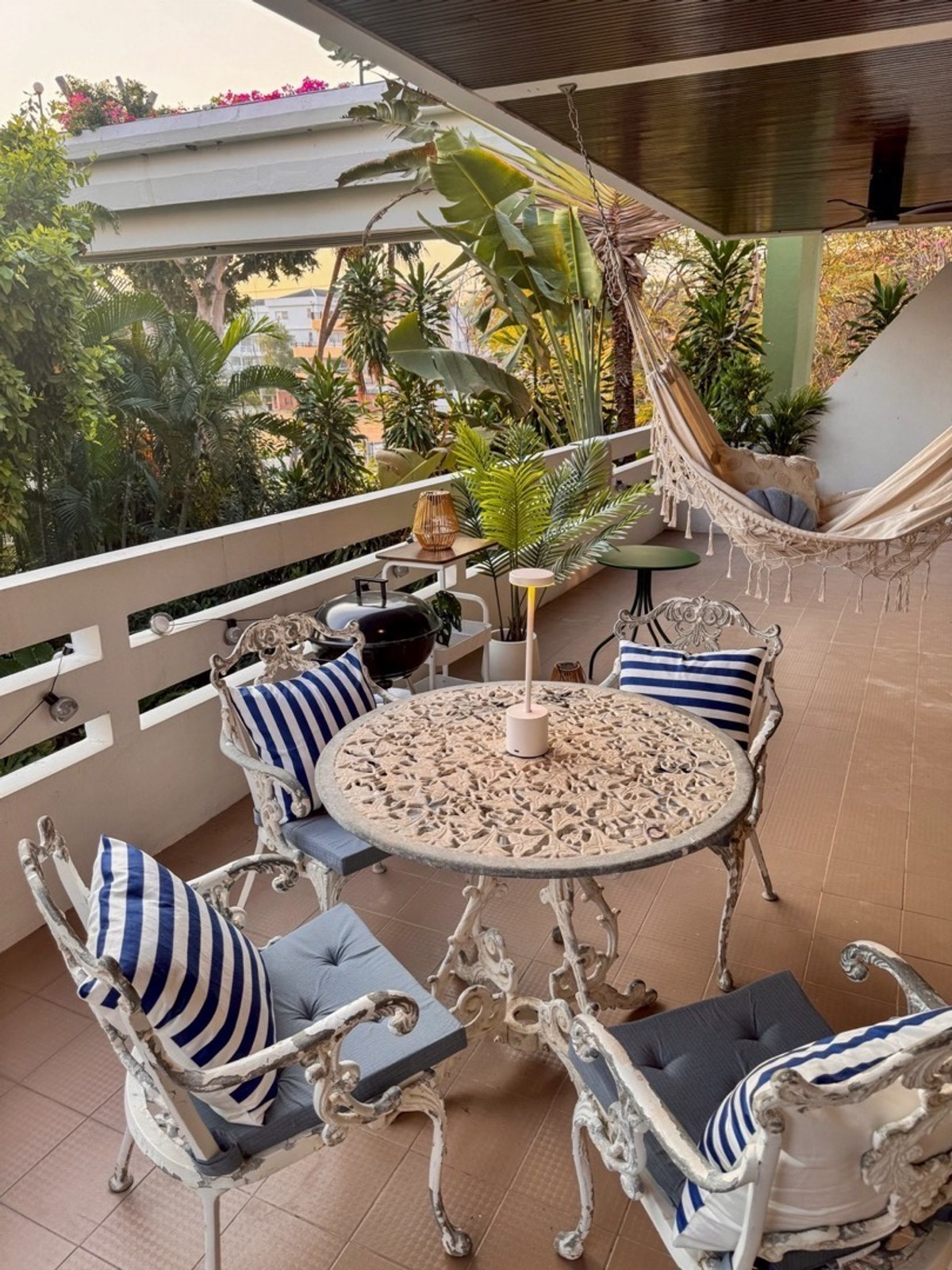 CondoPattaya, Bangsaen, Chonburi : [For Sale/Rent] Luxury Beachfront Condo @ Grand Condotel Jomtien - 3BR / 197 SQM | Small Pets Considered | Sale 13.9 MB | Rent 55k per Month