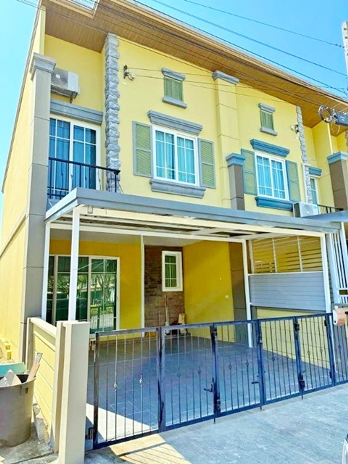 For RentTownhomePathum Thani,Rangsit, Thammasat : Future-Rangsit Khlong 3 KhlongSam Market 800m. Townhome for rent 2 stories 4bed TaladThai 3km Talad