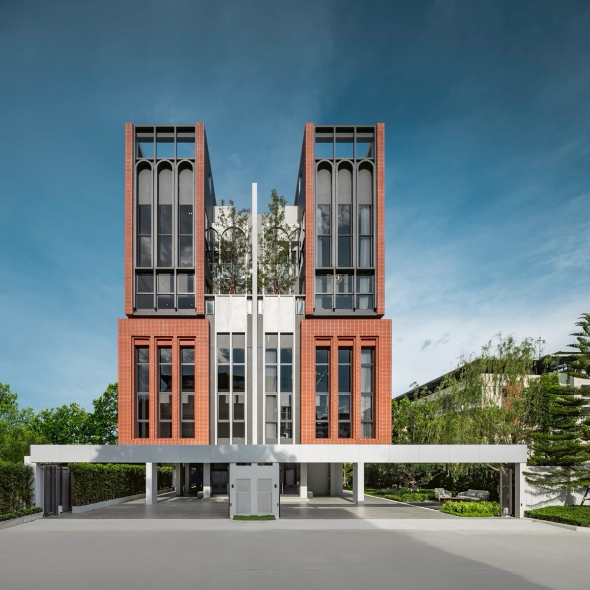 ขายโฮมออฟฟิศอ่อนนุช อุดมสุข : ขาย Home Office District Sukhumvit 77 ขนาด 536 Sq.m พิเศษเพียง 24.9 MB เท่านั้น ติดต่อ 086-795-9997 (จิมมี่)