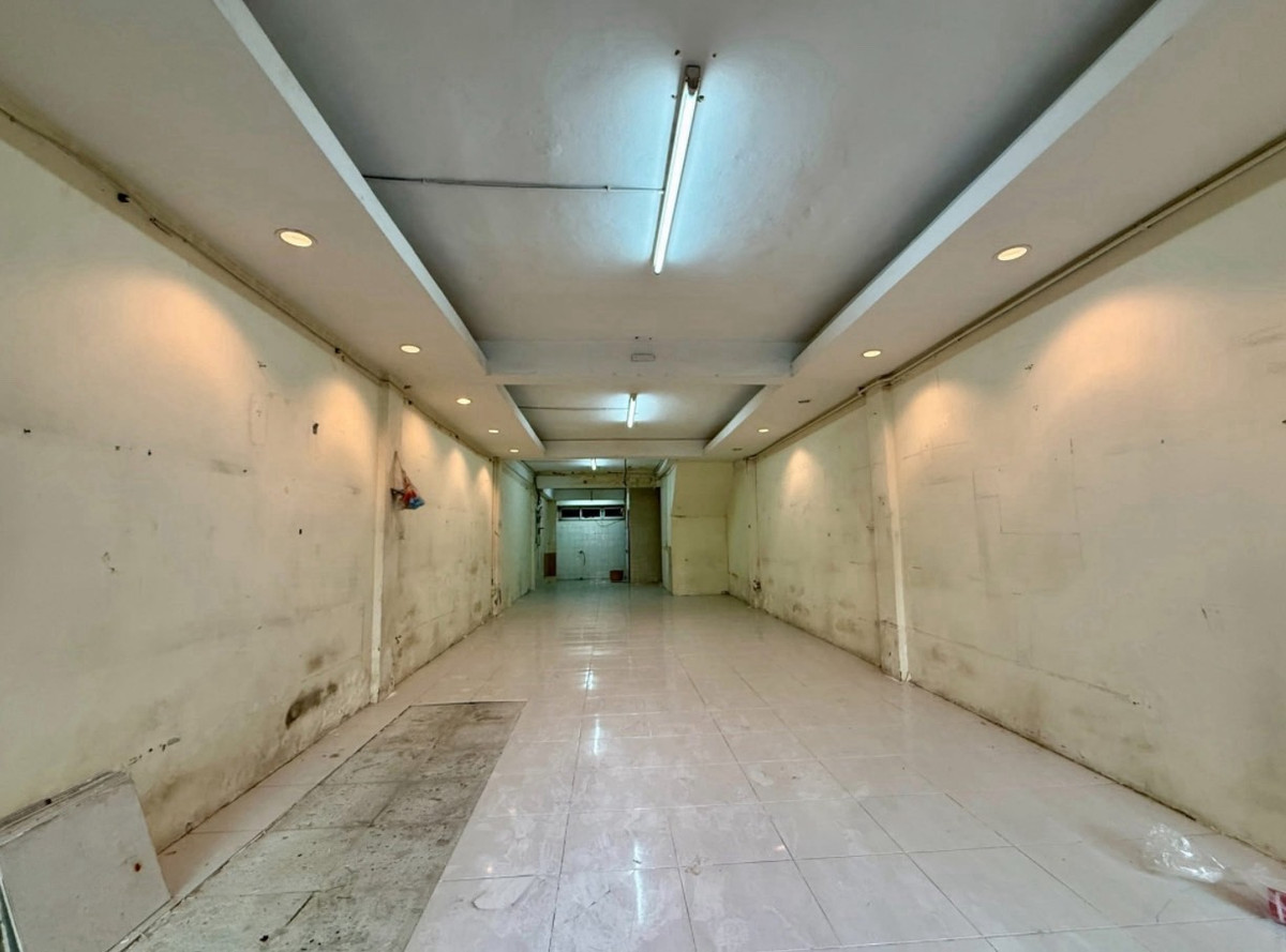 ให้เช่าอาคารพาณิชย์สุขุมวิท อโศก ทองหล่อ : เช่า อาคารพาณิชย์ 4.5 ชั้น สุขุมวิท 22 ใกล้ รถไฟฟ้า BTS พร้อมพงษ์ , Emsphere และ นักท่องเที่ยว ระแวก โรงแรมหรู 5 ดาว