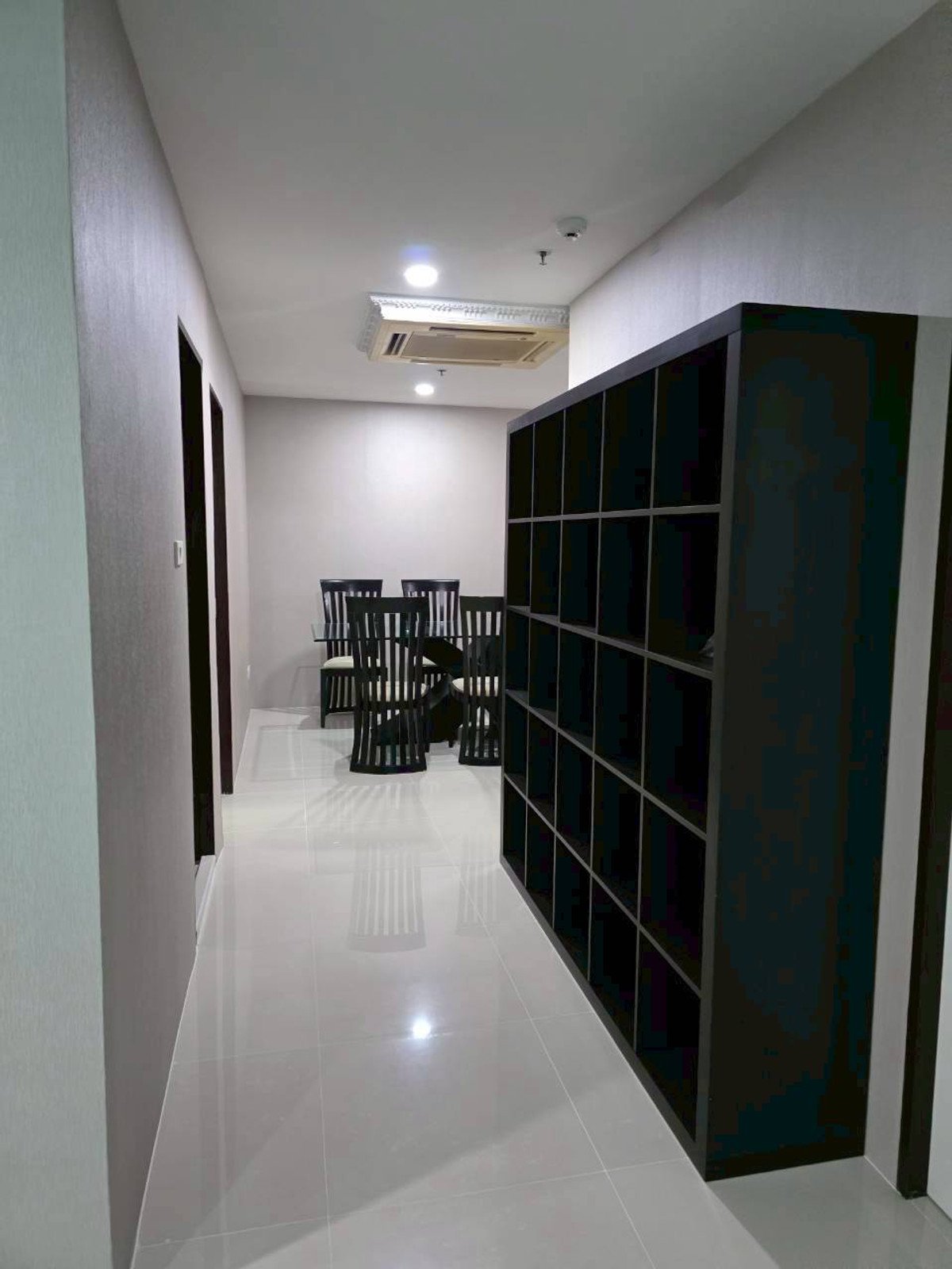 ให้เช่าคอนโดสุขุมวิท อโศก ทองหล่อ : ให้เช่าคอนโด แม่น้ำ รีไซด์ คอนโดมิเนียม (S15-0884)