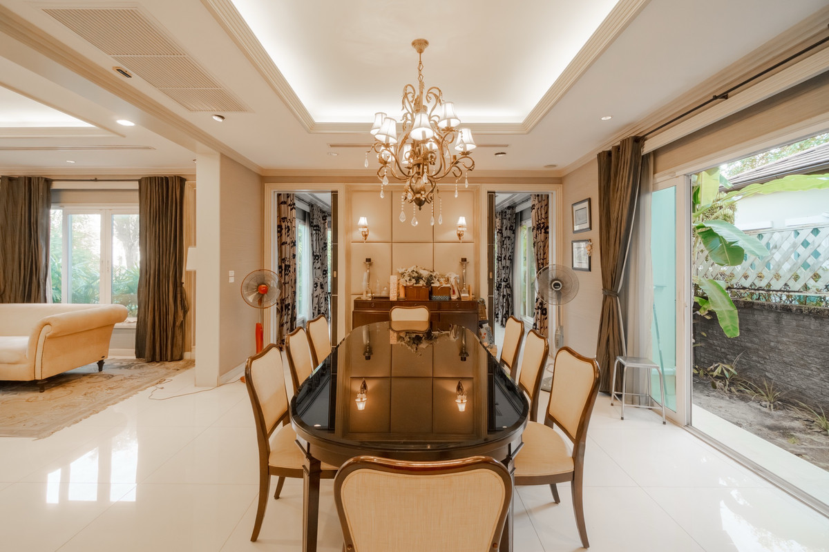HouseEakachai, Bang Bon : The Palazzo Kanlapaphruek-Sathorn, close to the city, great value