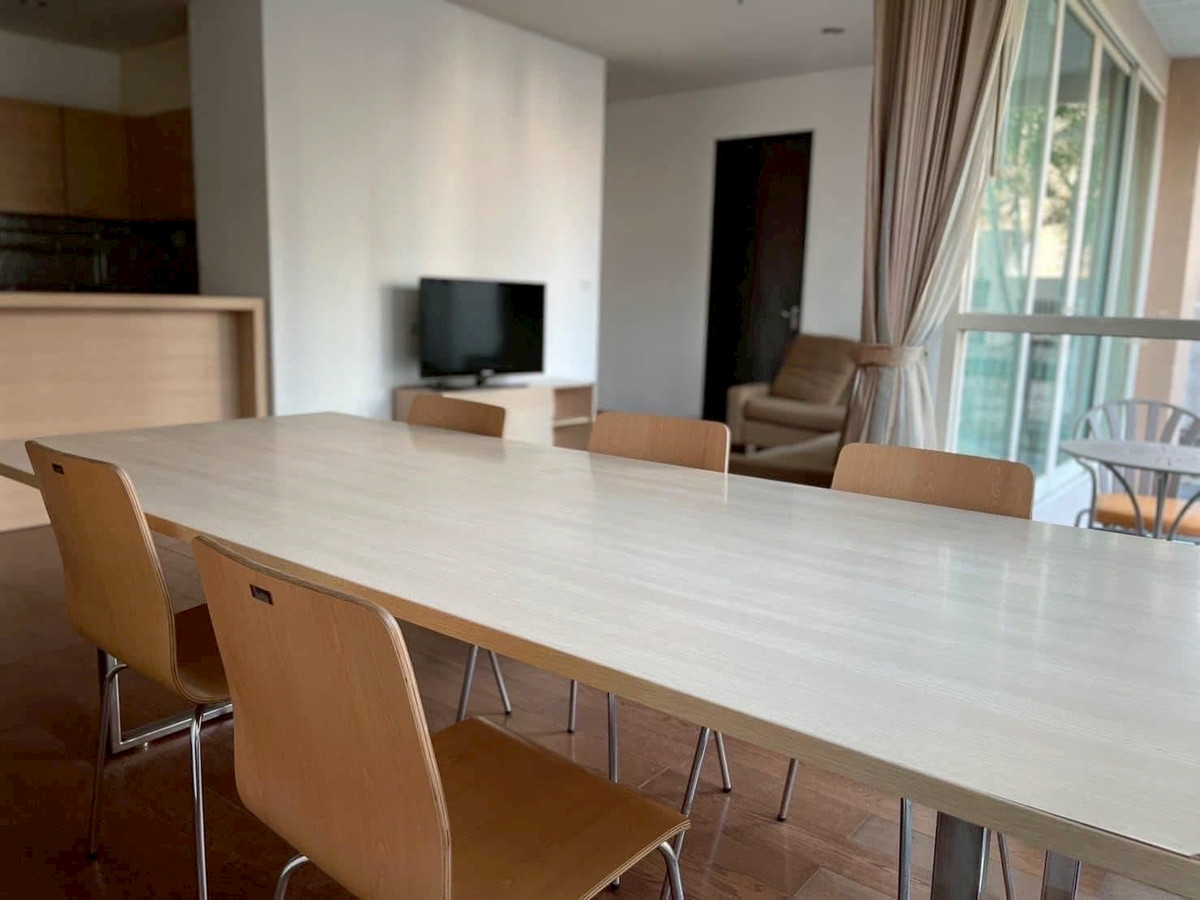 For RentCondoWitthayu, Chidlom, Langsuan, Ploenchit : The address Chidlom 3 bedrooms, 3 bathrooms, size 185 sq m., fully furnished, for rent, appointment to view 063-384-4228