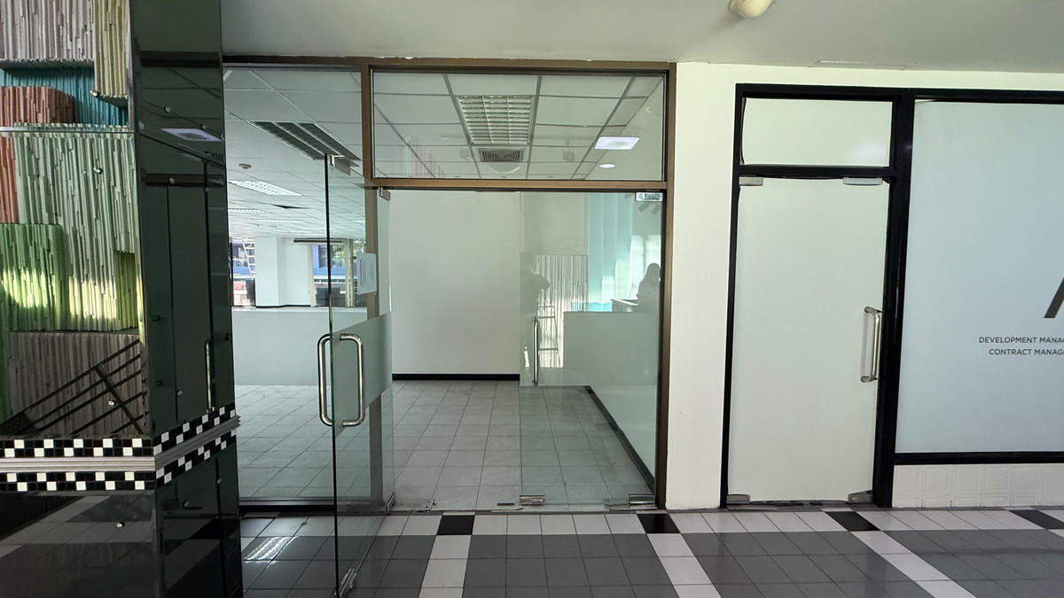 ให้เช่าสำนักงานพระราม 9 เพชรบุรีตัดใหม่ RCA : สำนักงานให้เช่าละแวกพระราม 9 | ใกล้รถไฟฟ้า MRT พระราม 9