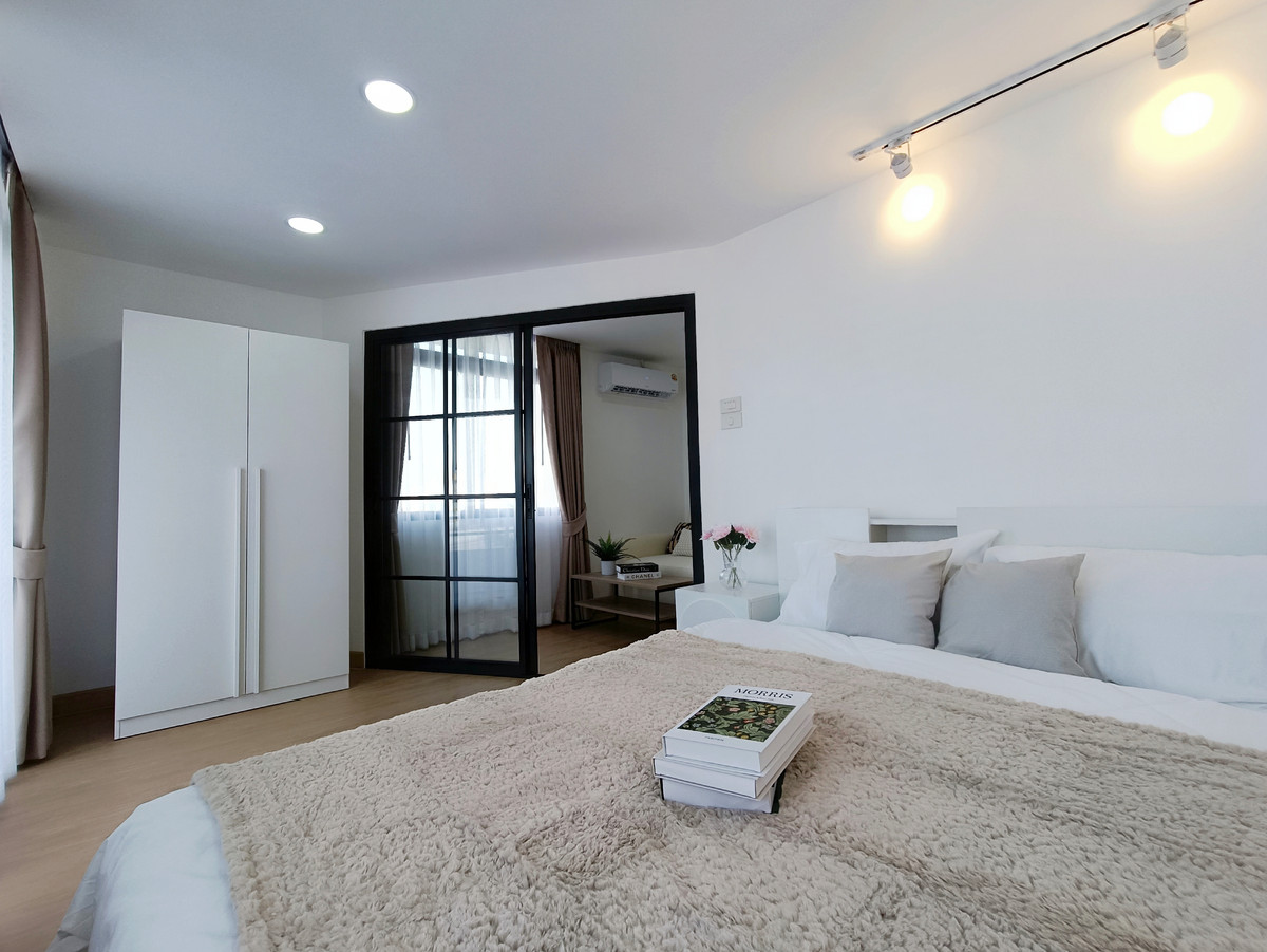 For SaleCondoNonthaburi, Bang Yai, Bangbuathong : Thararin Chao Phraya Condo, 6th floor, corner room, very good view.