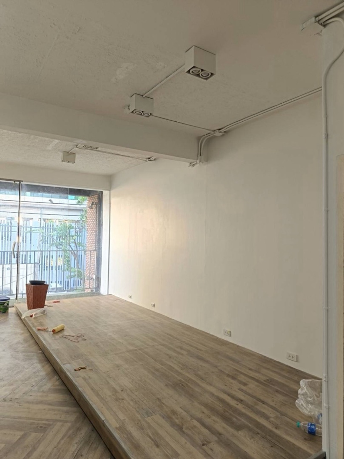 Shop HouseKasetsart, Ratchayothin : 📍For sale/rent 4-story commercial building, Soi Than Phuying Phahon Ngamwongwan 54, near Kasetsart University, Bang Khen.