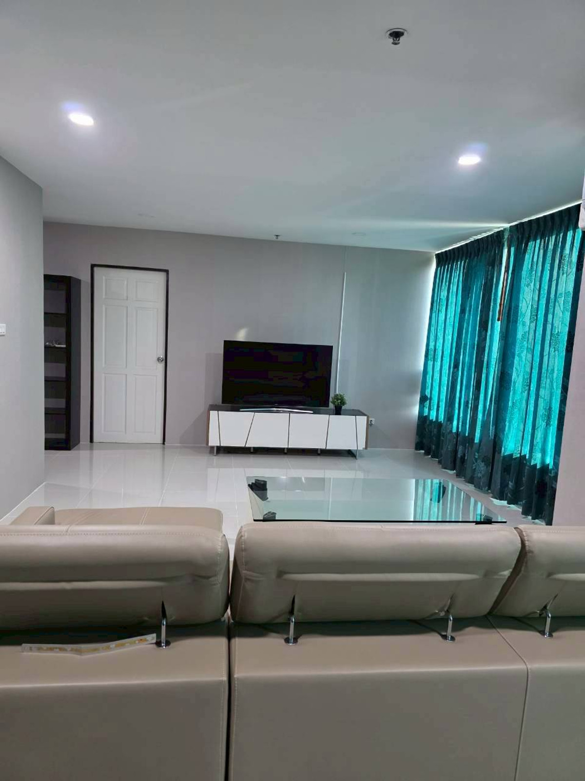 ให้เช่าคอนโดสุขุมวิท อโศก ทองหล่อ : ให้เช่าคอนโด แม่น้ำ รีไซด์ คอนโดมิเนียม (S15-0884)