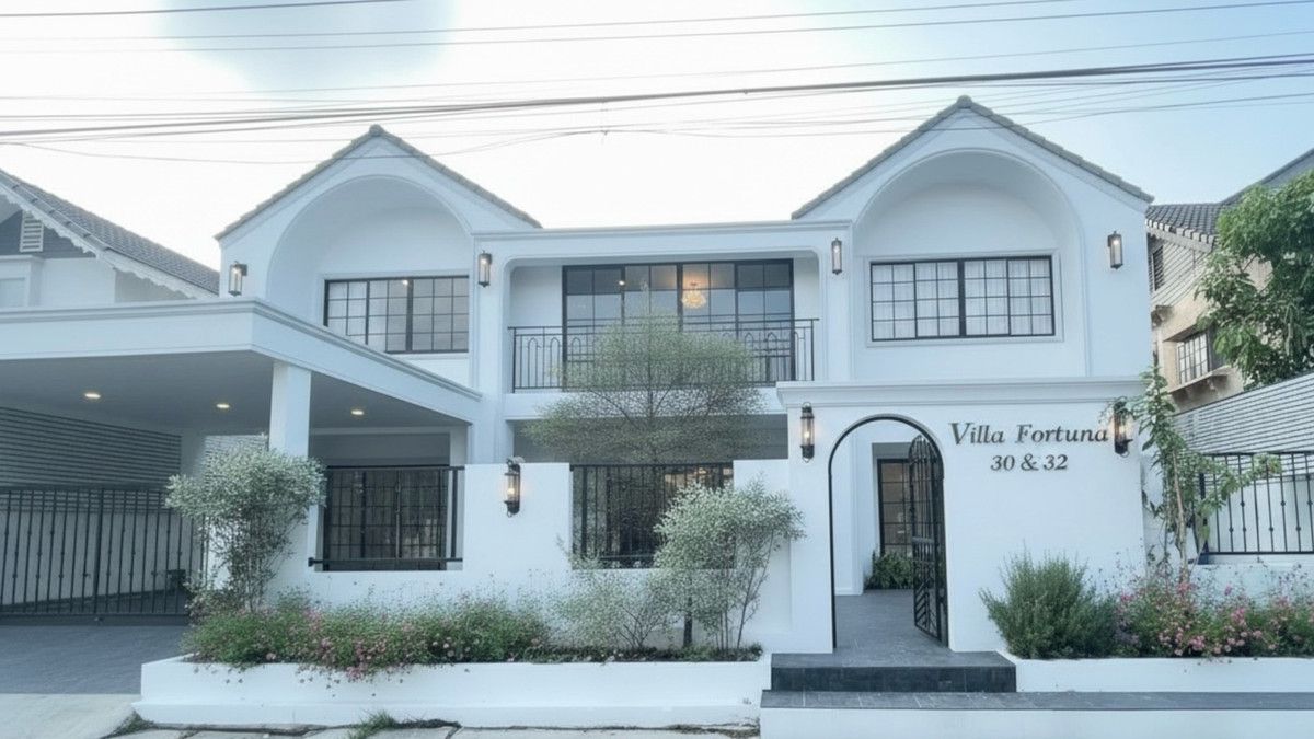 ขายบ้านโชคชัย4 ลาดพร้าว71 : 🪻บ้านหรู ใกล้ทางด่วนเรียบราทอินทรา ใกล้ CDC | 5 ห้องนอน 4 ห้องน้ำ
 82 ตร.วา | พื้นที่ใช้สอย300 ตร.ม. | 
ห้องแม่บ้านแยก
