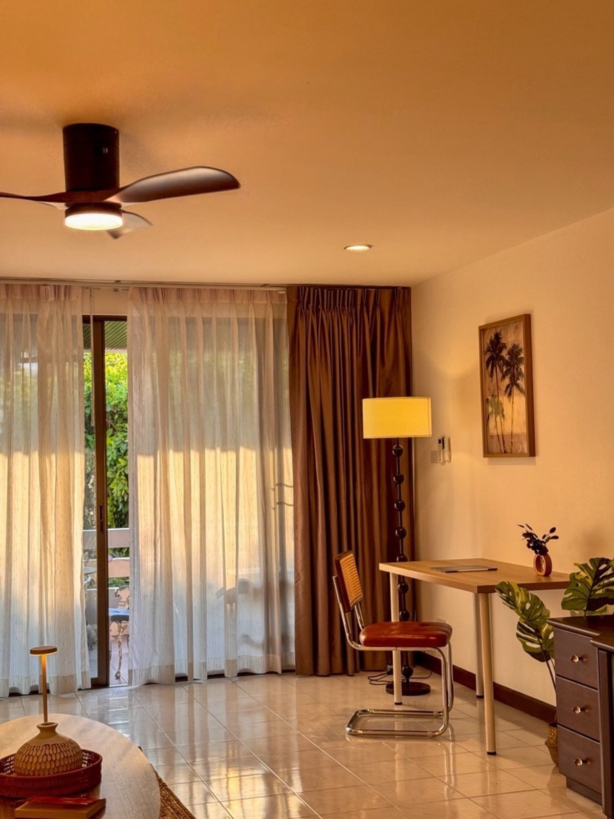 คอนโดพัทยา บางแสน ชลบุรี สัตหีบ : [For Sale/Rent] Luxury Beachfront Condo @ Grand Condotel Jomtien - 3BR / 197 SQM | Small Pets Considered | Sale 13.9 MB | Rent 55k per Month