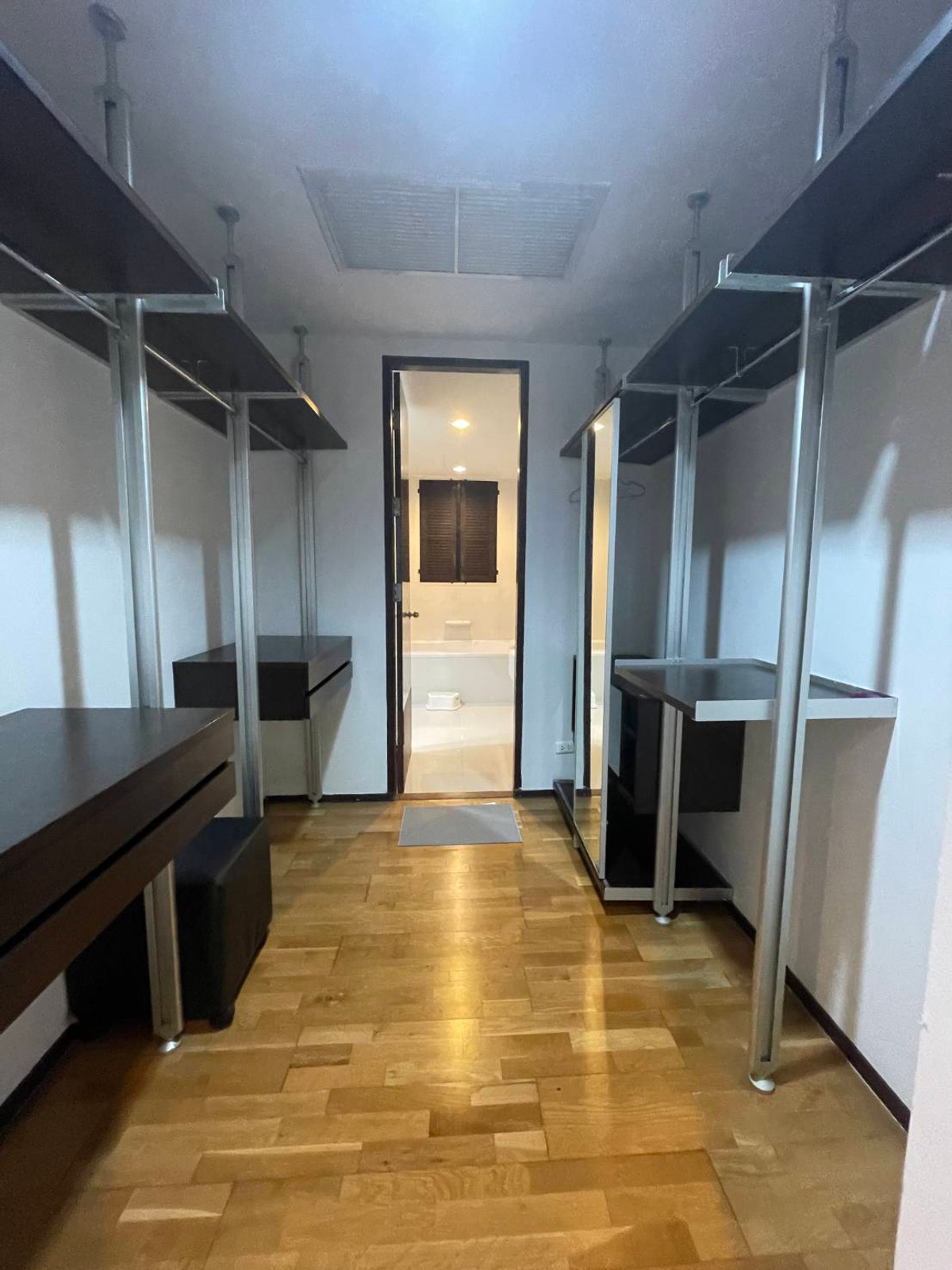 ให้เช่าคอนโดรัชดา ห้วยขวาง : Amanta Ratchada Condo for RENT ให้เช่า ** big room 2bed 2bath 85 Sq,m fully finished call 096-2615656  ห้องกว้างมาก 85 ตรม. 2 นอน 2 น้ำ เฟอร์ครบ พร้อมอยู่@33,000บาท/month Call 096-2615656    Location : Thailand culture Center Station  Rental Price : 33,00