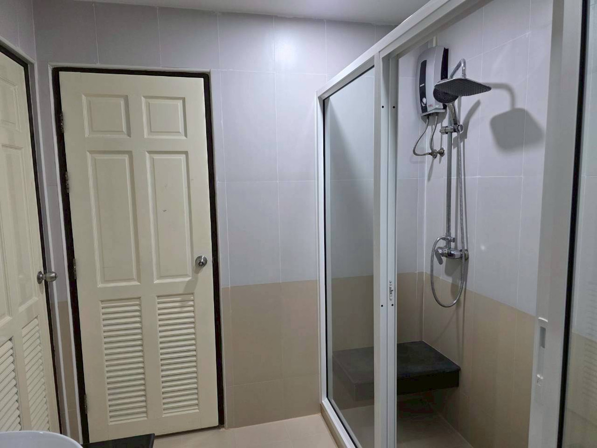 ให้เช่าคอนโดสุขุมวิท อโศก ทองหล่อ : ให้เช่าคอนโด แม่น้ำ รีไซด์ คอนโดมิเนียม (S15-0884)