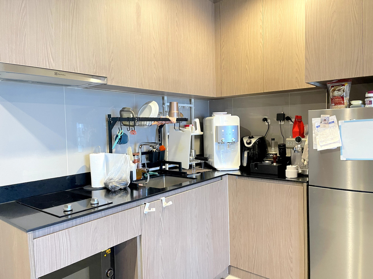 For SaleCondoSapankwai,Jatujak : 🔥 Urgent sale 🔥 Very cheap, beautiful room, right on the cover, wide corner room, extra large position, only 1 room per floor, wide. Call 0619824959