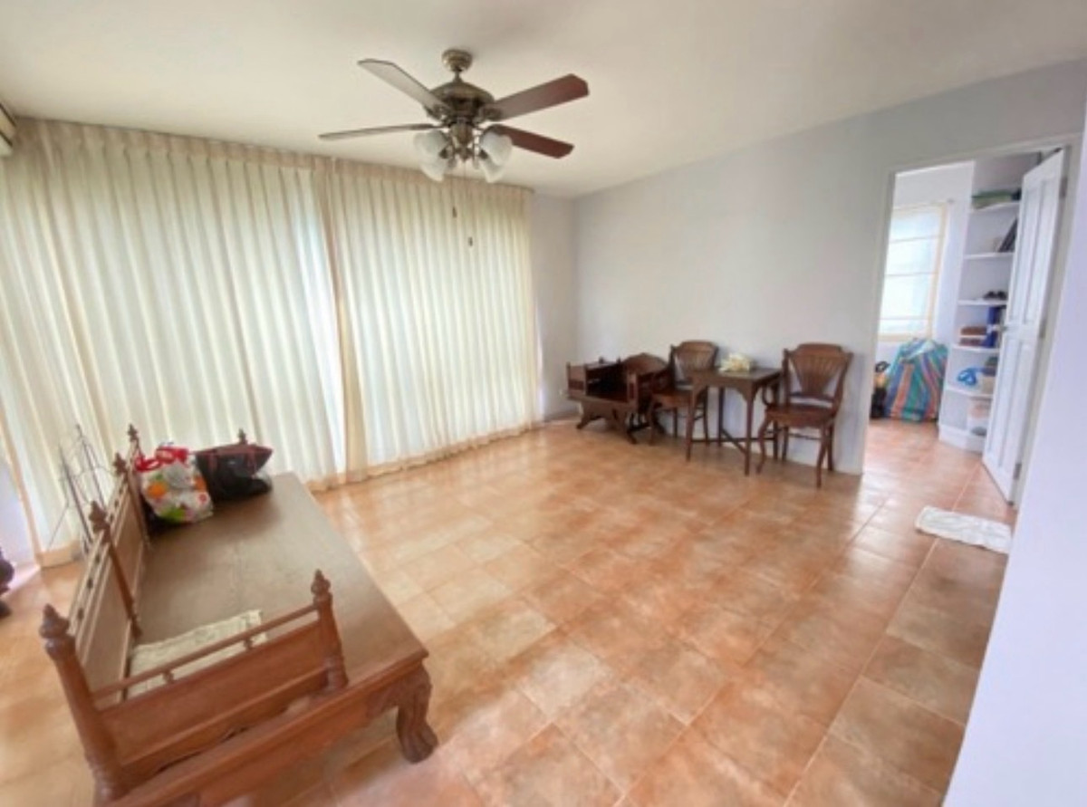 ให้เช่าคอนโดสุขุมวิท อโศก ทองหล่อ : [For Rent] Raintree Villa Sukhumvit 53 – Corner Unit with Pool View! ห้องมุม