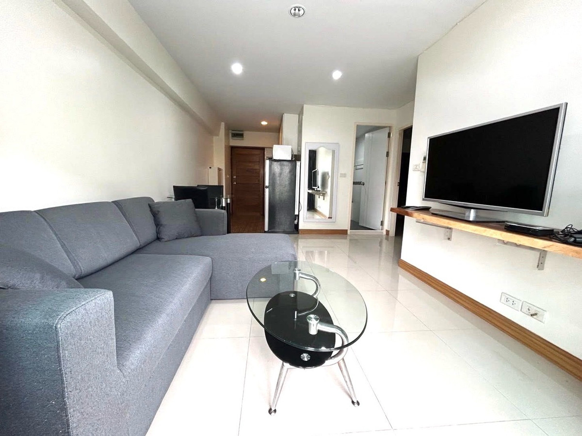 For RentCondoSukhumvit, Asoke, Thonglor : Thonglor Tower, Building A, 4th floor, front 
 48.50 sq m., newly renovated room, 2 bedrooms, 1 bathroom.