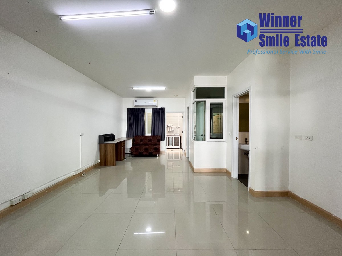 For SaleTownhomeSamut Prakan,Samrong : Urgent!!! Townhome for sale, Casa City Bangna Km.7, Soi Ratchawinit Bang Kaeo, near Mega Bangna.