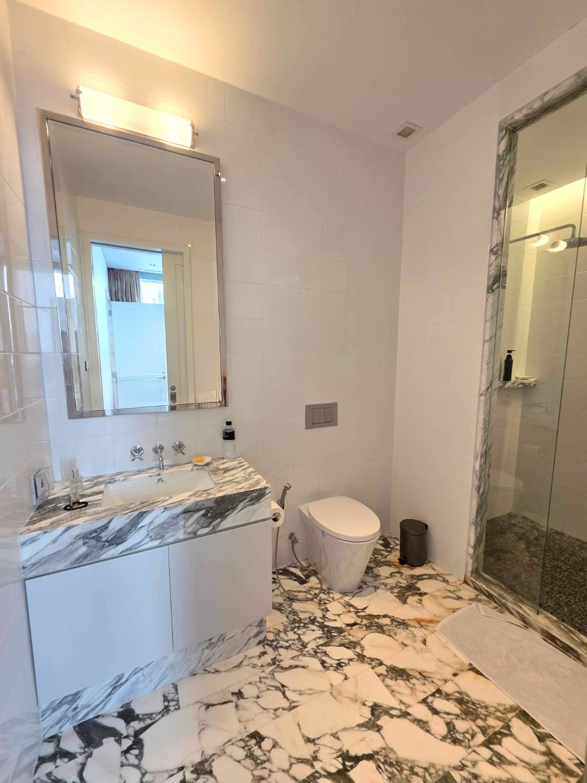 For SaleCondoSathorn, Narathiwat : The Ritz Carlton Residences: 2bed 2.5bath 146sqm. 3X Fl 60,000,000 Am: 0656199198