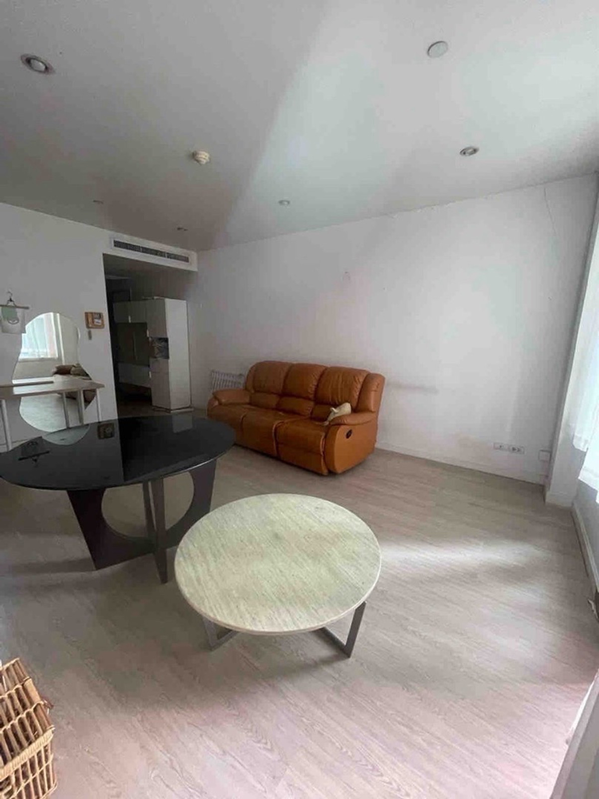 ขายคอนโดวิทยุ ชิดลม หลังสวน : ขายคอนโดชิดลม 1 ห้องนอน เหมาะลงทุน ปล่อยเช่าง่าย รองรับสัตว์เลี้ยง