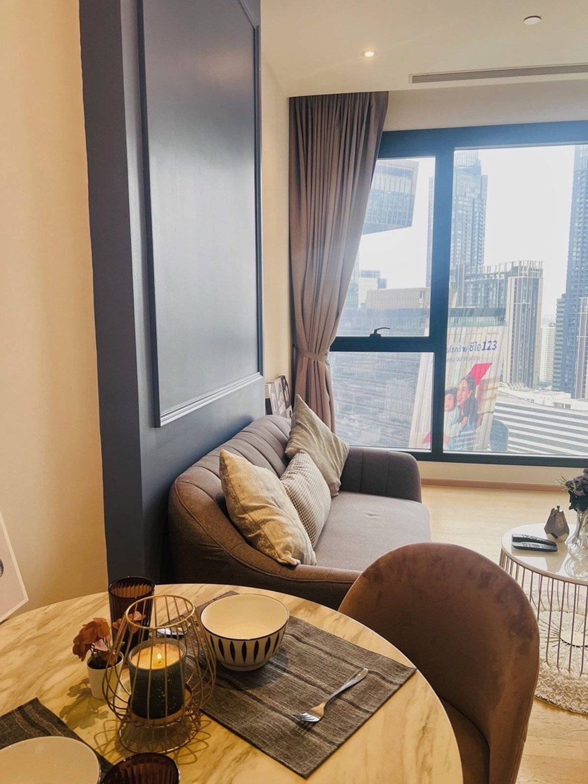 ให้เช่าคอนโดพระราม 9 เพชรบุรีตัดใหม่ RCA : ASHTON RAMA 9 | 1BR 42 SQM ชั้น 36 วิวเมืองแบบพาโนรามา  