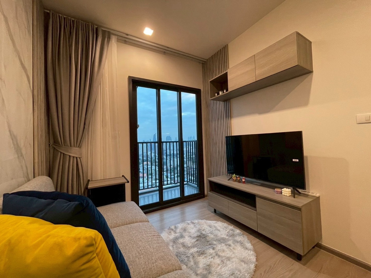 For SaleCondoRama9, Petchburi, RCA : 🏛️🏛️Condo for sale The Base Phetchaburi Thonglor size 33 Sq.m 1 bed 1 bath only 4.29 MB only!! Contact 086-795-9997 (Jimmy)