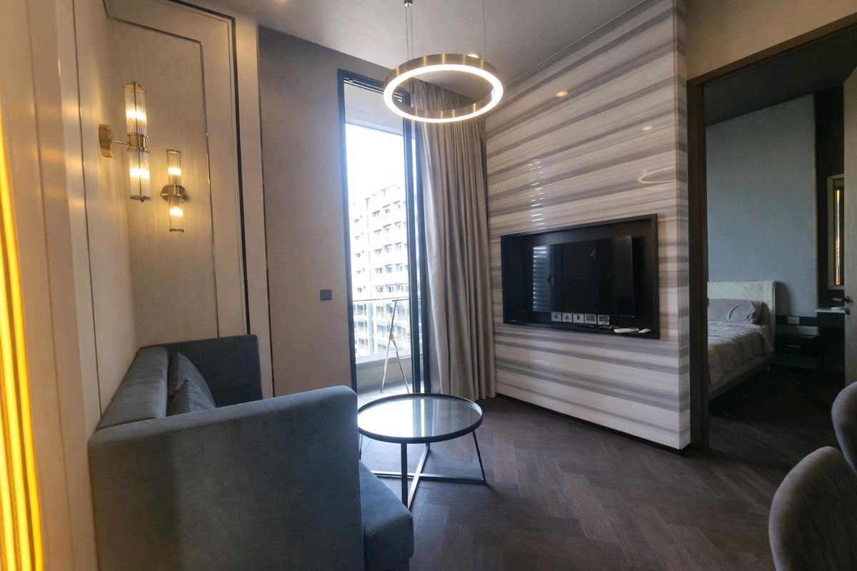 ให้เช่าคอนโดสุขุมวิท อโศก ทองหล่อ : Condo for rent The Esse Sukhumvit 36 