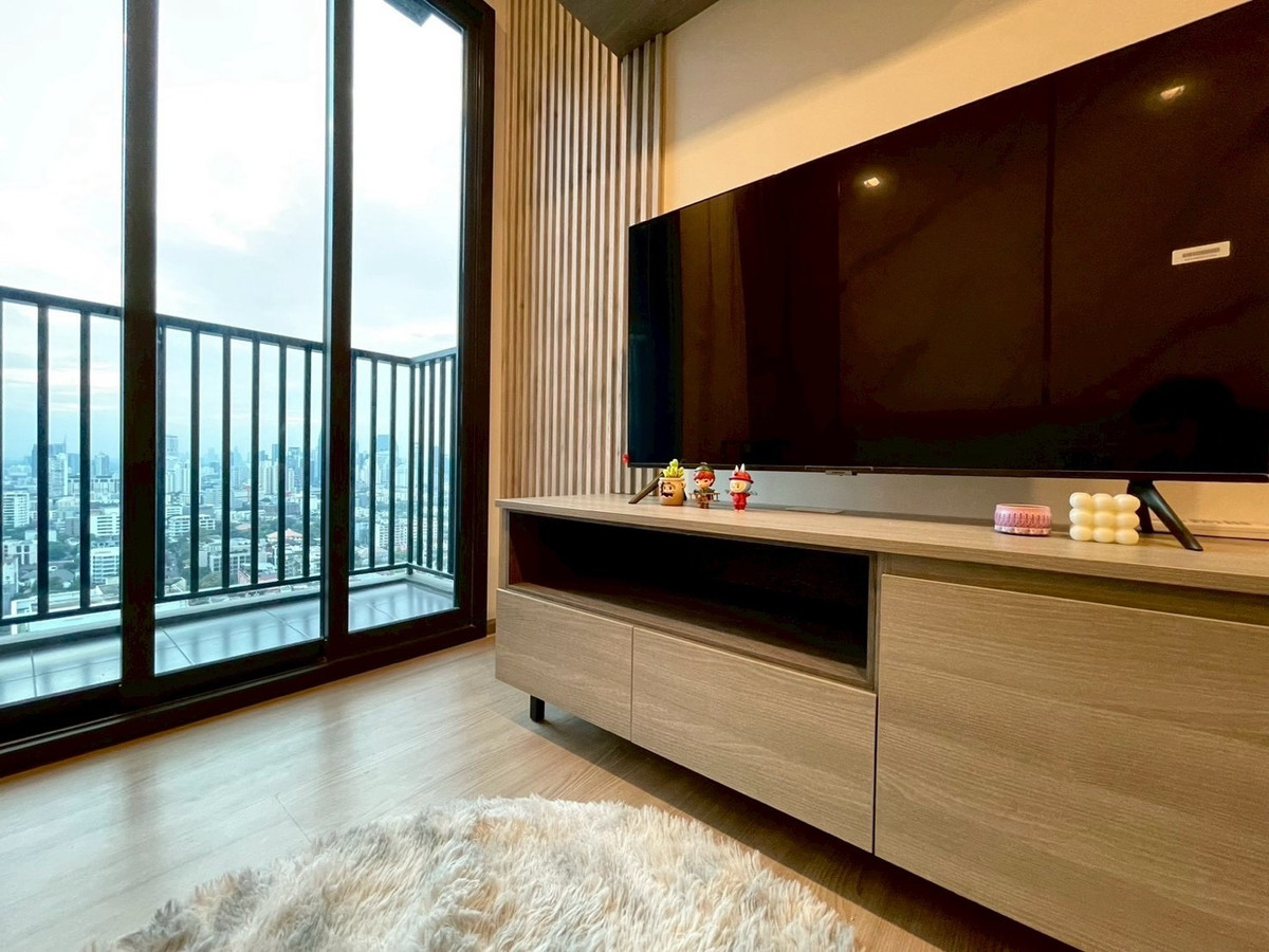 For SaleCondoRama9, Petchburi, RCA : 🏛️🏛️Condo for sale The Base Phetchaburi Thonglor size 33 Sq.m 1 bed 1 bath only 4.29 MB only!! Contact 086-795-9997 (Jimmy)