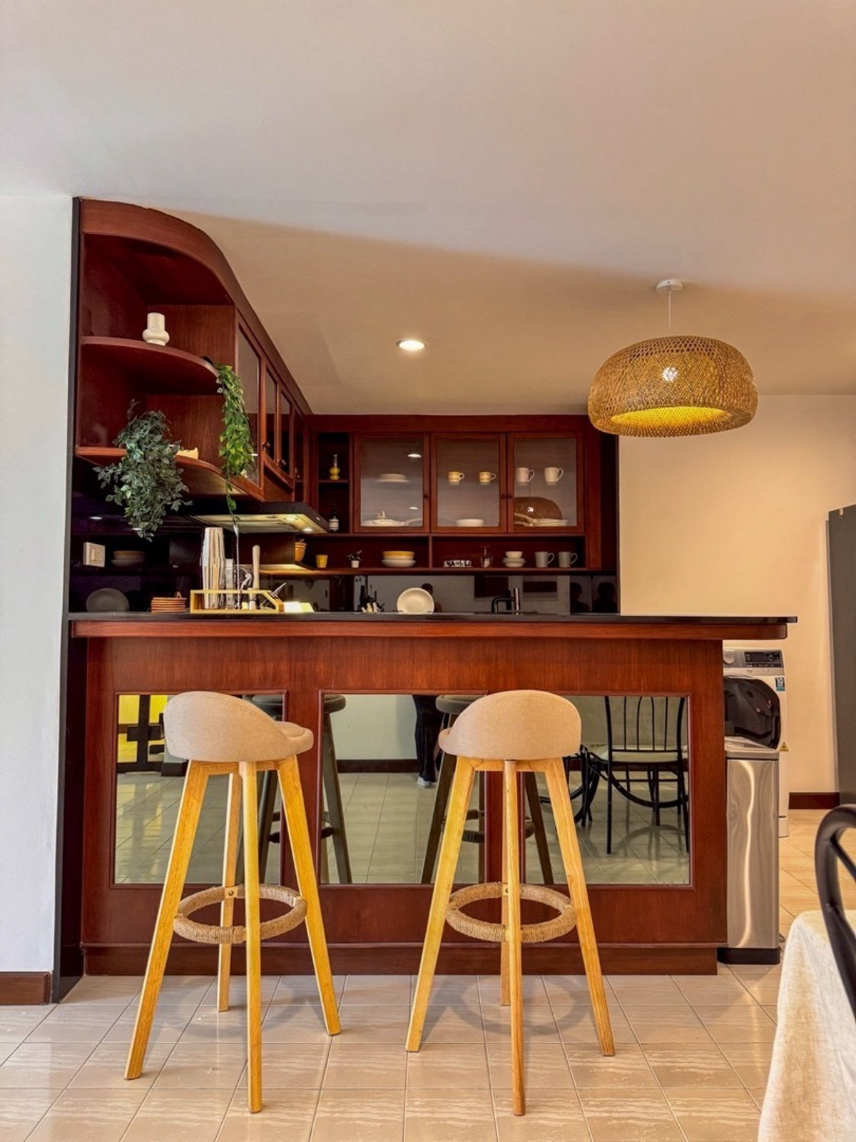 คอนโดพัทยา บางแสน ชลบุรี สัตหีบ : [For Sale/Rent] Luxury Beachfront Condo @ Grand Condotel Jomtien - 3BR / 197 SQM | Small Pets Considered | Sale 13.9 MB | Rent 55k per Month