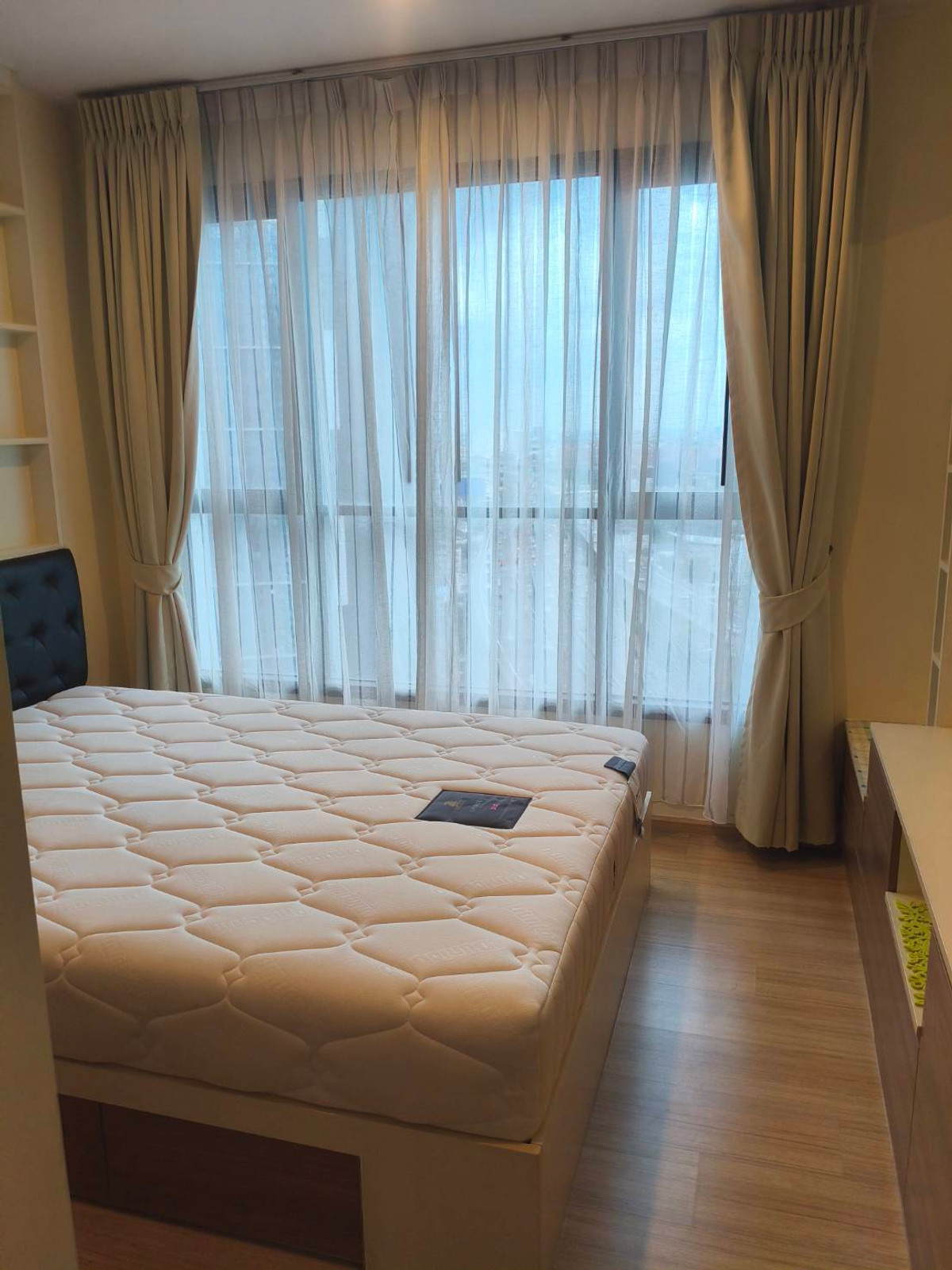 For SaleCondoRama9, Petchburi, RCA : for sale condo The Base Rama 9 - Ramkamhaeng (S15-27879)