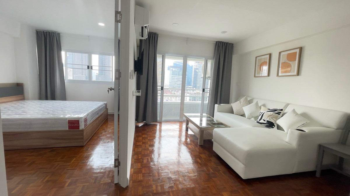 For RentCondoSukhumvit, Asoke, Thonglor : Thonglor Tower, Building A, newly renovated, front 49 sq m., 2 bedrooms, 1 bathroom, open view.