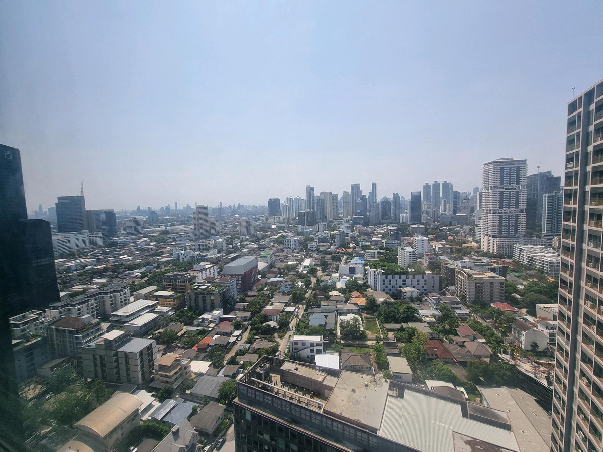 ให้เช่าคอนโดสุขุมวิท อโศก ทองหล่อ : Condo for rent The Esse Sukhumvit 36 