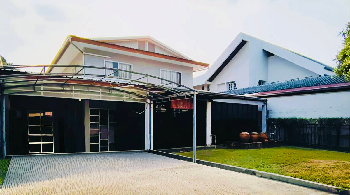 For SaleHouseLadprao101, Happy Land, The Mall Bang Kapi : Urgent sale, prime location!!! 2-story detached house.