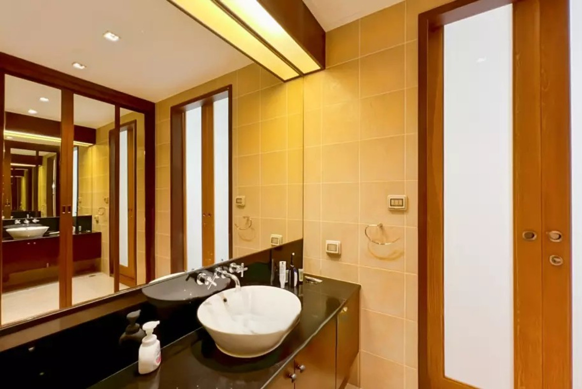 ขายคอนโดหัวหิน ประจวบคีรีขันธ์ : บลูลากูลหัวหินติด 2 ห้องนอน 2 ห้องน้ำ*วิวสระว่ายน้ำชั้นล่างสุดระเบียงส่วนตัวลงเล่นน้ำได้เลย