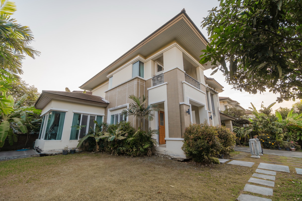 HouseEakachai, Bang Bon : The Palazzo Kanlapaphruek-Sathorn, close to the city, great value