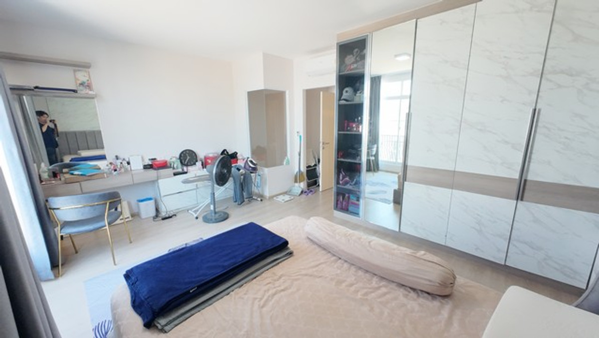 For SaleTownhomeBangna, Bearing, Lasalle : Indy 4 Bangna KM.7, the first house ready for a small family to begin happiness immediately.