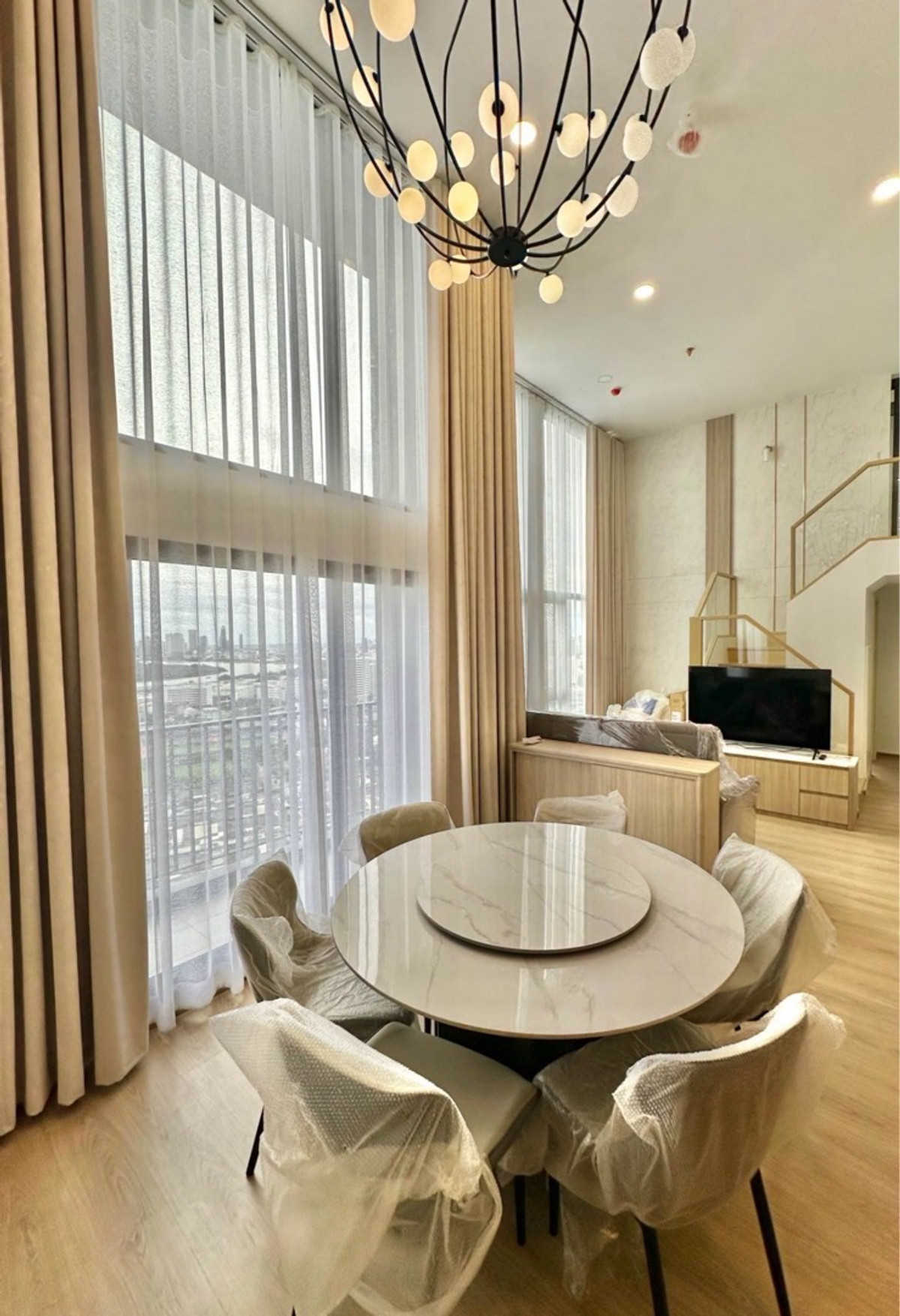 ให้เช่าคอนโดคลองเตย กล้วยน้ำไท : ✨ Brand New Duplex 3BR Condo for Rent 🌅High floor | River view | Ready to move in✨
