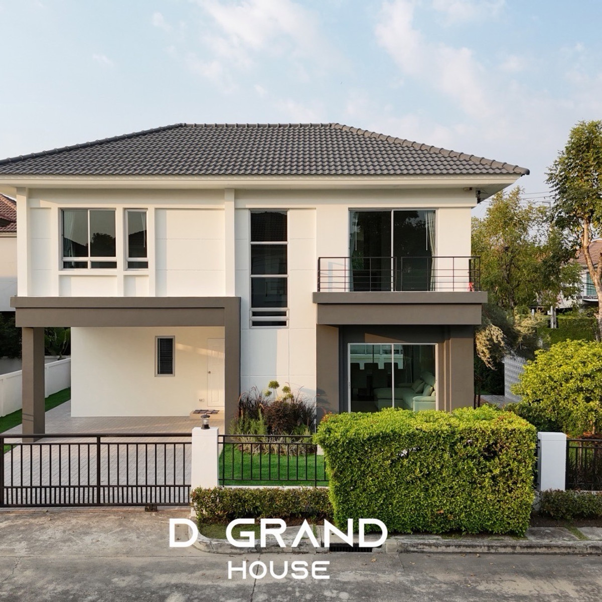 ขายบ้านพระราม 5 ราชพฤกษ์ บางกรวย : บ้านรีโนเวทใหม่ พร้อมอยู่ หลังมุม ตำแหน่งสวย ติด Clubhouse  “ไลฟ์ บางกอก บูเลอวาร์ด ราชพฤกษ์–รัตนาธิเบศร์” 