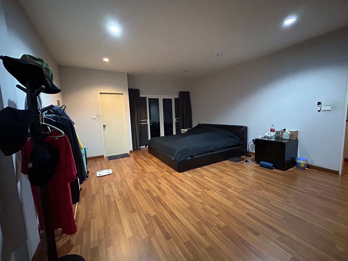 ขายทาวน์โฮมพัฒนาการ ศรีนครินทร์ : ขายด่วน! ทาวน์เฮ้าส์ 3 ชั้น โครงการ The Exclusive พัฒนาการ 44